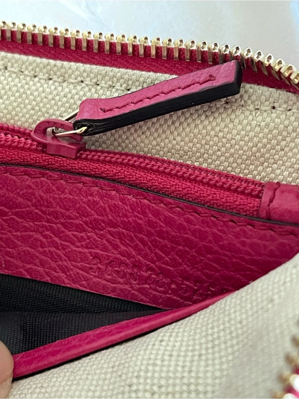 Authentic Gucci 368878 Wristlet Wallet Pouch Leather Hot Pink New